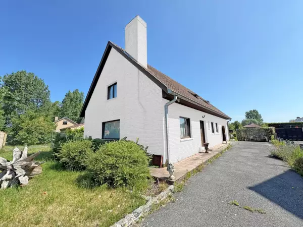 Degelijke woning te koop te Oostduinkerke.