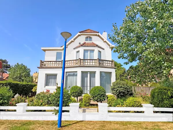 Op te knappen woning met topligging!