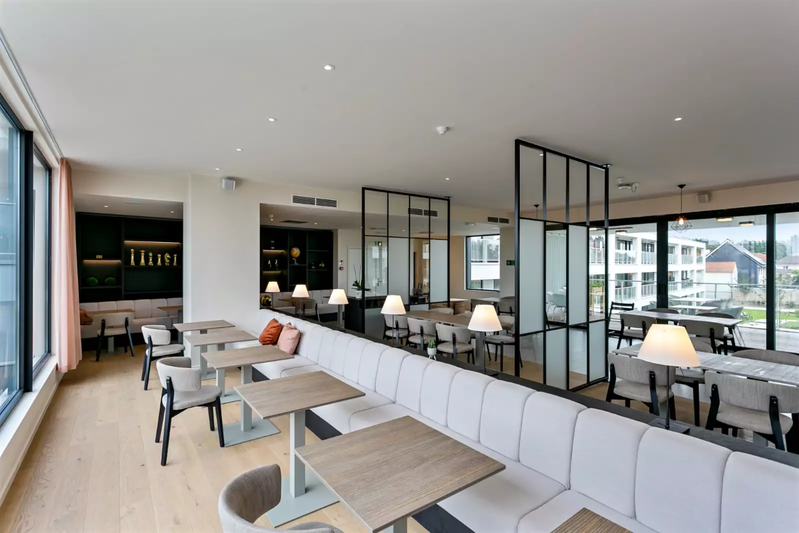 Brasserie in luxe flatcomplex