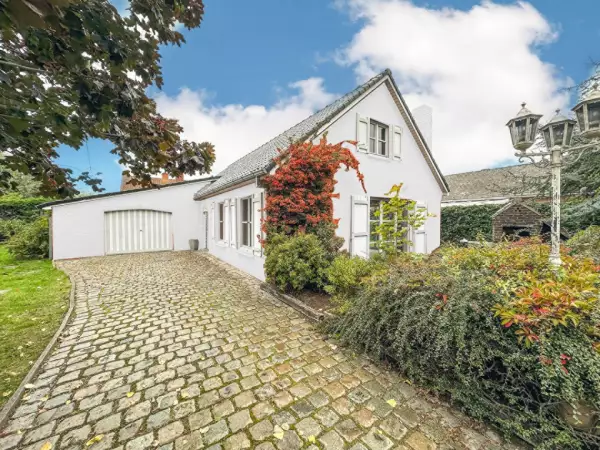 Instapklare villa nabij het bruisende dorp van Koksijde.