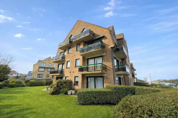Zongericht appartement op 300m van de zee.