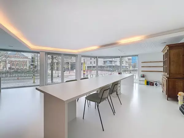 Instapklaar handelspand te koop in De Panne.