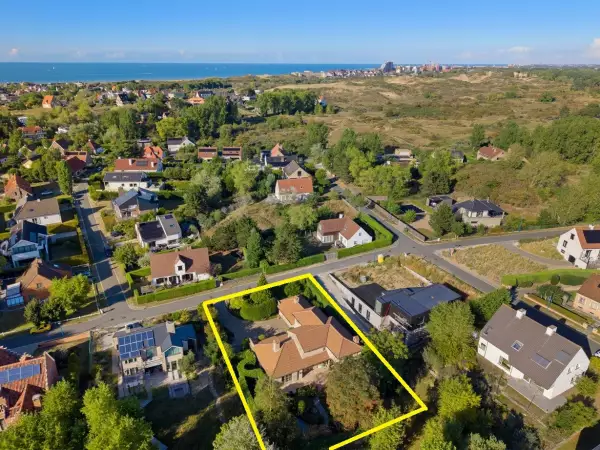 Exclusieve Spaanse villa welgelegen nabij de duinen en de zee.