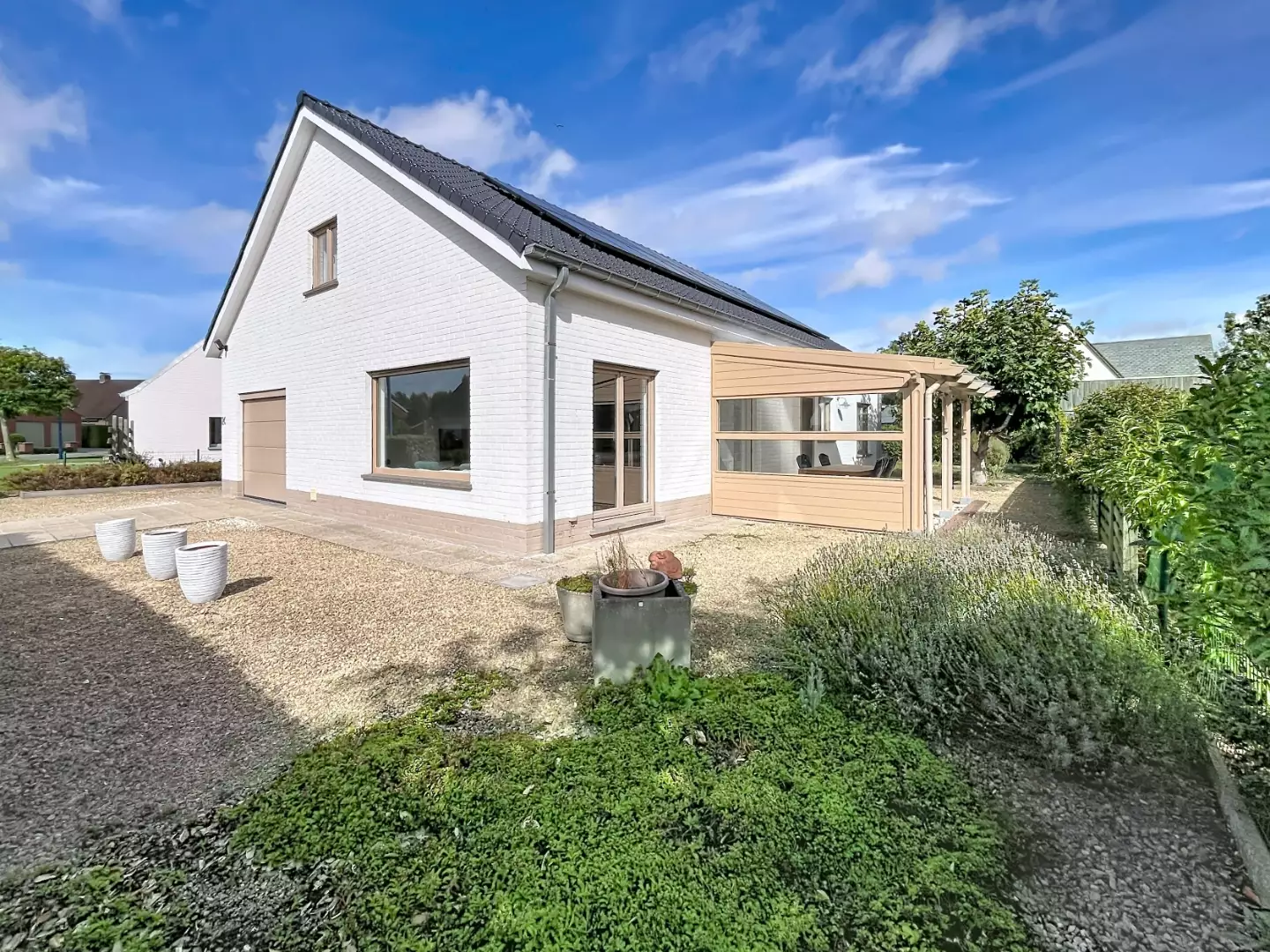 Bungalow woning met 3 slaapkamers, garage en tuin te Oostduinkerke – ideale gezinswoning in rustige omgeving!
