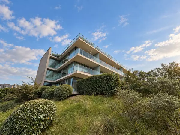 Architecturaal wonen in Residentie Jean Prouvé te Sint-Idesbald.