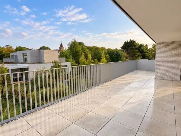 Ruim nieuwbouw appartement te Sint-Idesbald.