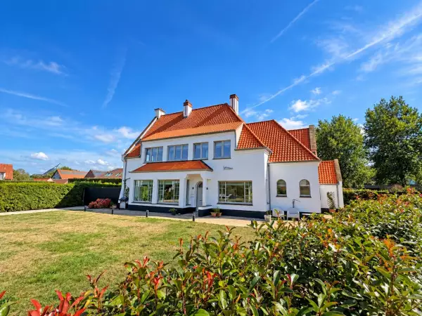 Prachtig gerenoveerde villa vlak bij zee en het centrum.